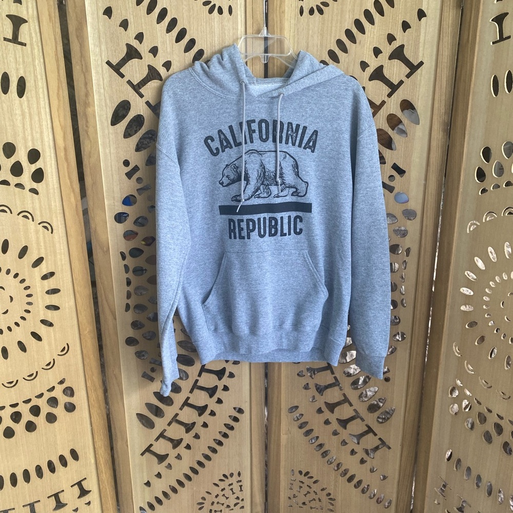 California Republic Gray Hoodie Sweatshirt - Men’s Medium